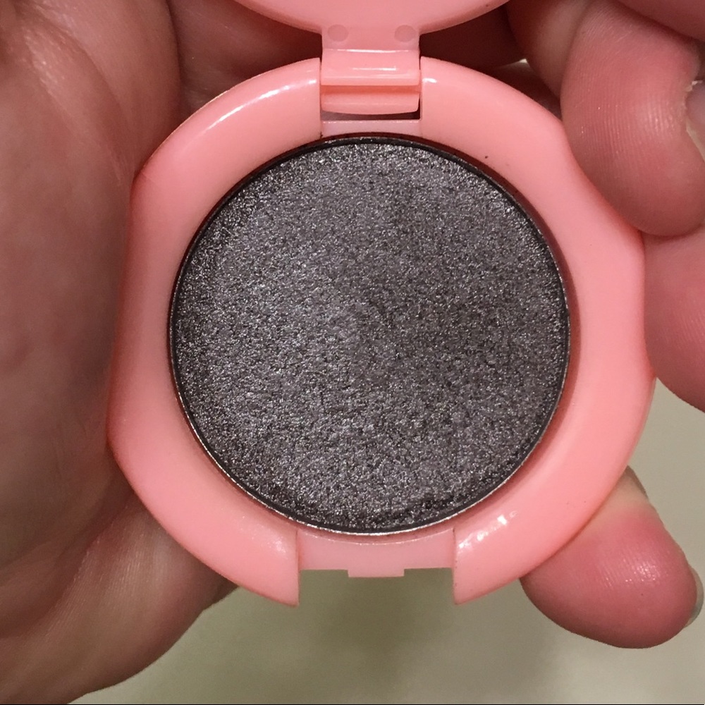 FREEWITHPURCHASE!-BlossomEyeshadow in Dusty Miller
